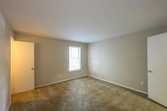 Building Photo - 602 Augusta Dr