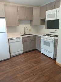 Building Photo - 2626 S Stoughton Rd