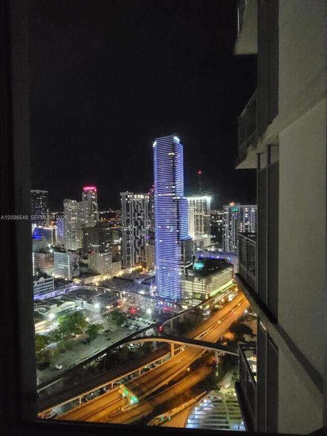 Building Photo - 350 S Miami Ave