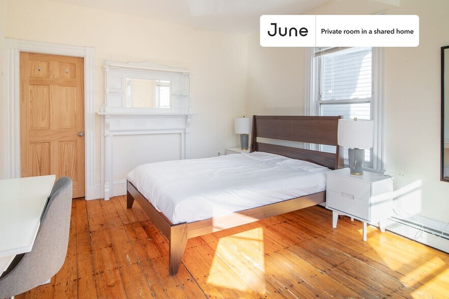 Primary Photo - Room in Shared 5 bed/1 bath home