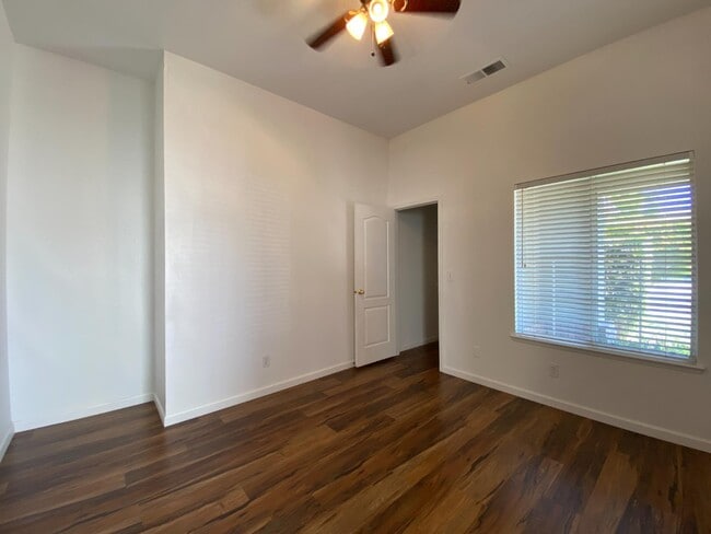 Building Photo - 1372 Chennault Ave