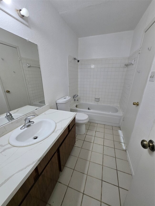 Building Photo - 8323 Wilcrest Dr