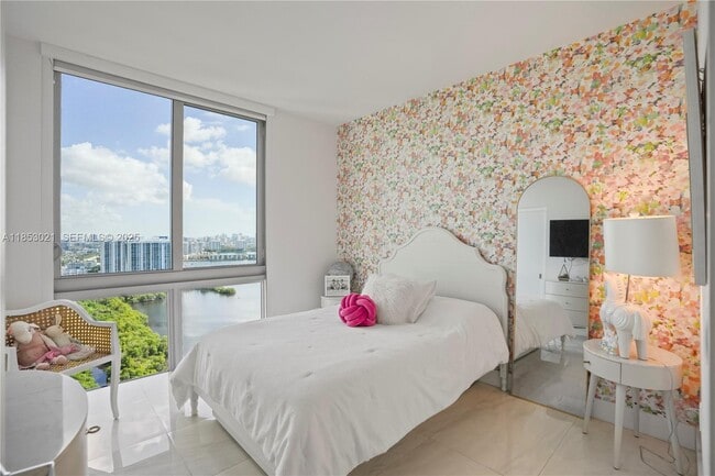 Building Photo - 16385 Biscayne Blvd