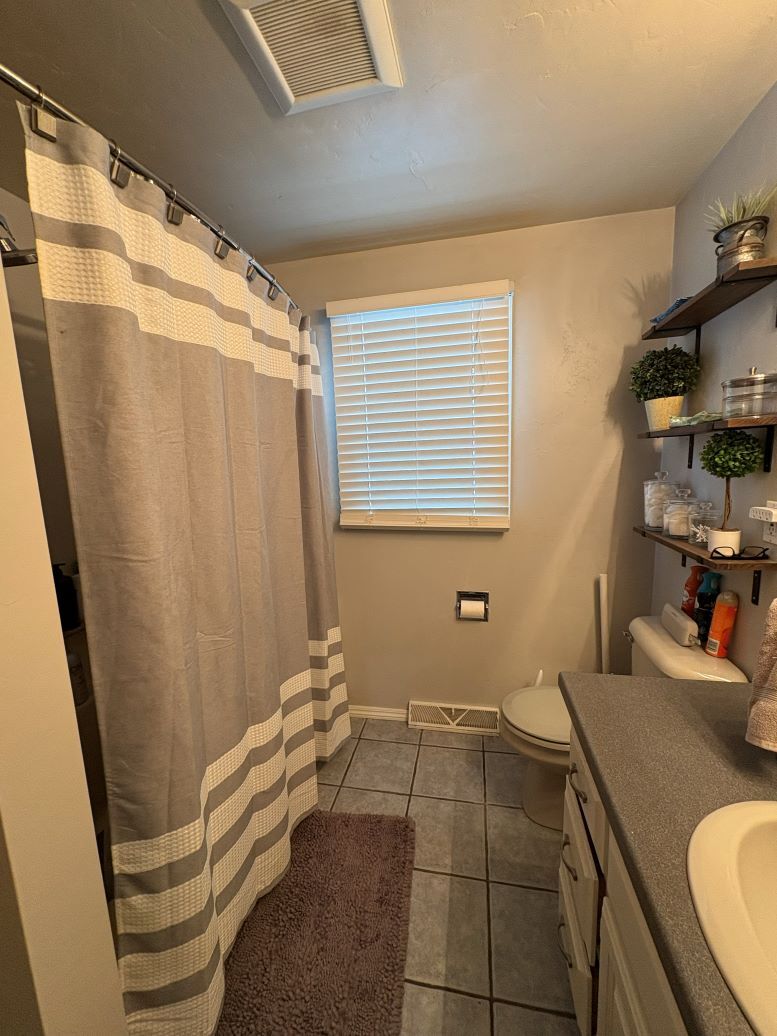 full bath upstairs - 13501 Velp Ave