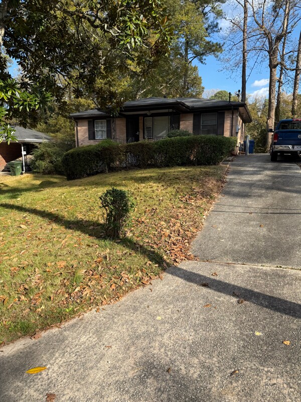 Building Photo - 153 Oakcliff Ct NW