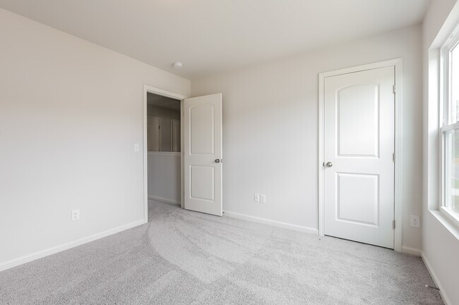 Building Photo - 679 Farmstead Trail