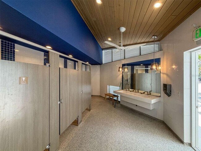 Building Photo - 2013 Harbour Links Dr