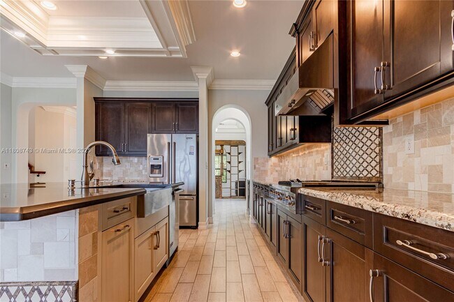 Building Photo - 8680 Watercrest Cir W