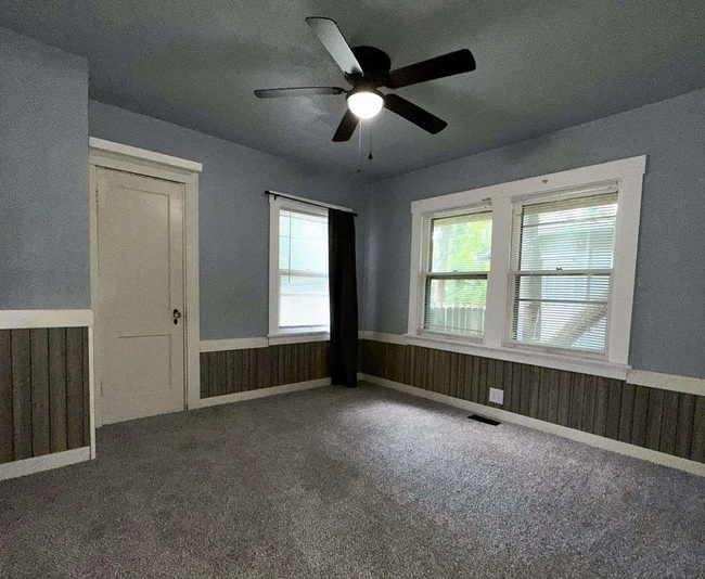 Building Photo - Don't Miss Out on this beautiful bungalow!