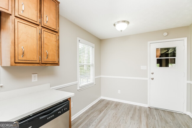 Building Photo - 120 Hearth Way