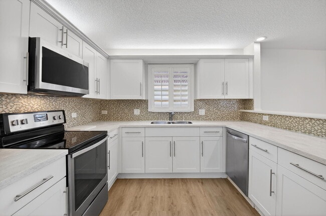 Building Photo - 4517 NW 5th Ave