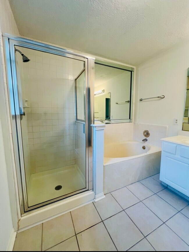 Building Photo - 6010 Forest Plaza Ct