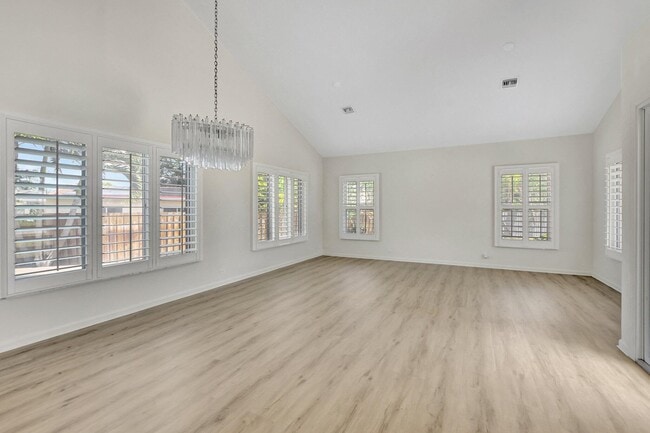 Building Photo - 4517 NW 5th Ave