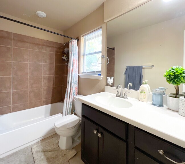 Building Photo - 10419 Avalon Rdg