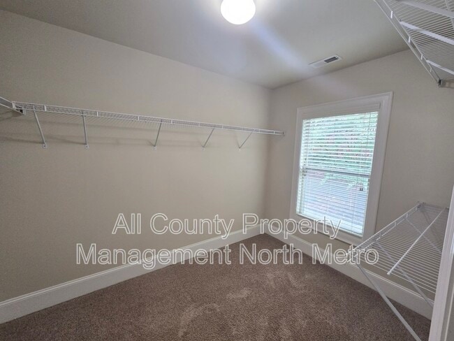 Building Photo - 10600 Arlington Point