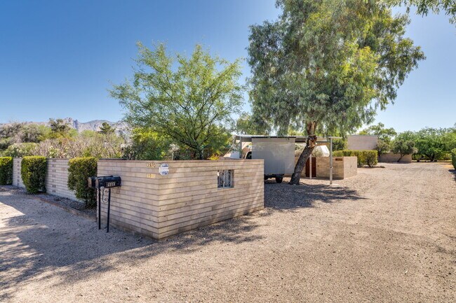Building Photo - 3920 N Cactus Blvd