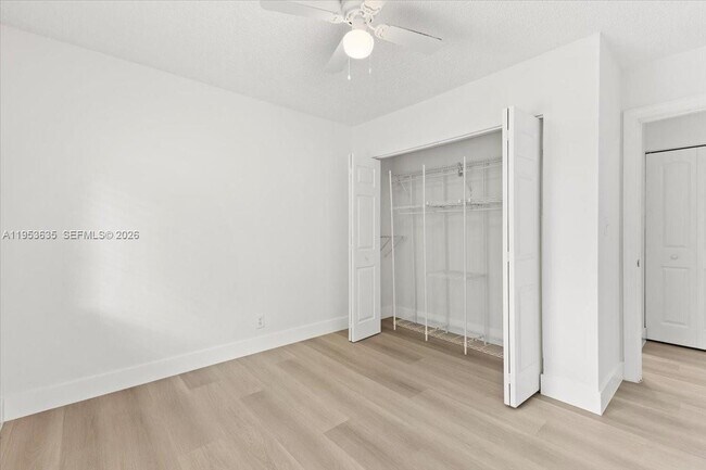 Building Photo - 181 Wimbledon Lakes Dr