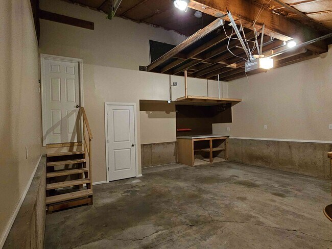 Garage - 4444 Valencia Cir