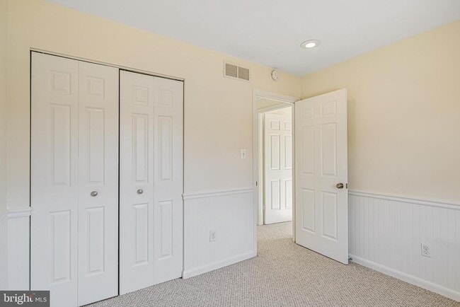 Building Photo - 510 Retford Dr