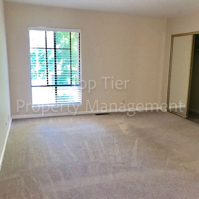 Building Photo - 2 Bd/1.5 Ba, 1,202 sf two-story Walnut Cre...