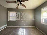 Building Photo - 2459 Vivian Dr