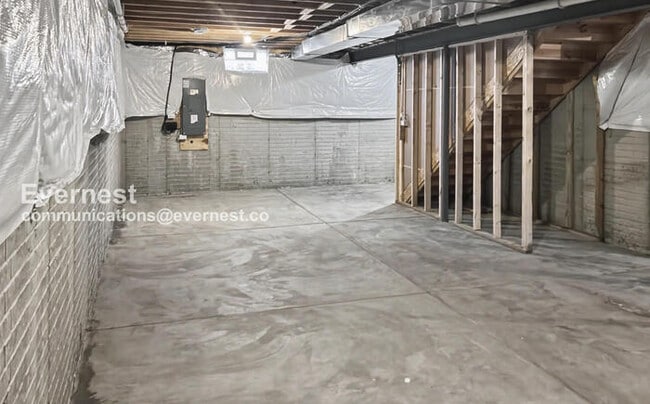 Building Photo - 6227 Kemp St