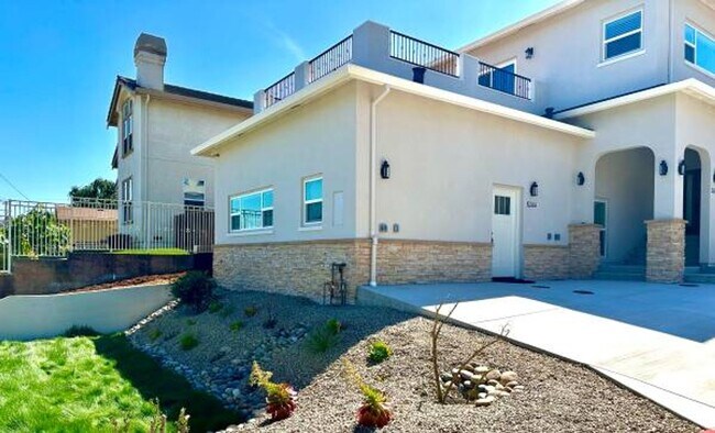 Building Photo - 19241 Carlton Ave