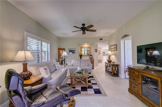 Building Photo - 6101 SE Landing Way