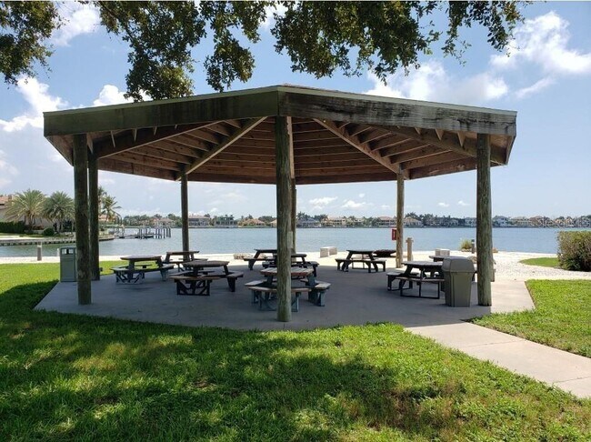 Building Photo - 5200 Brittany Dr S