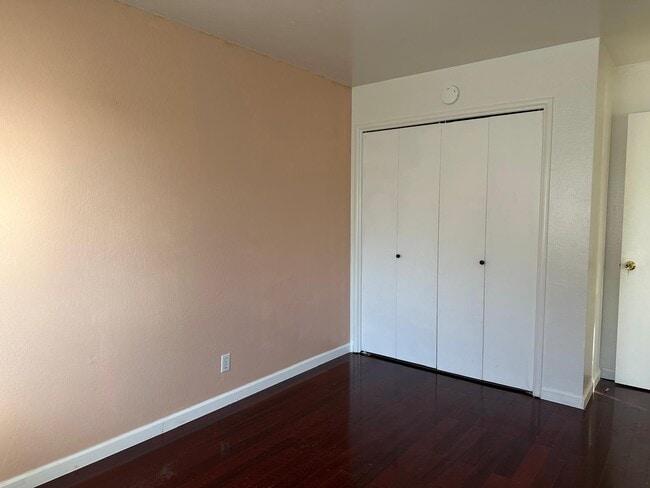 Building Photo - 1227 Casita Dr