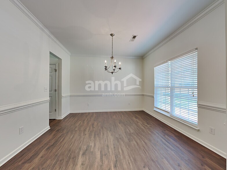 Building Photo - 4095 Shadetree Dr