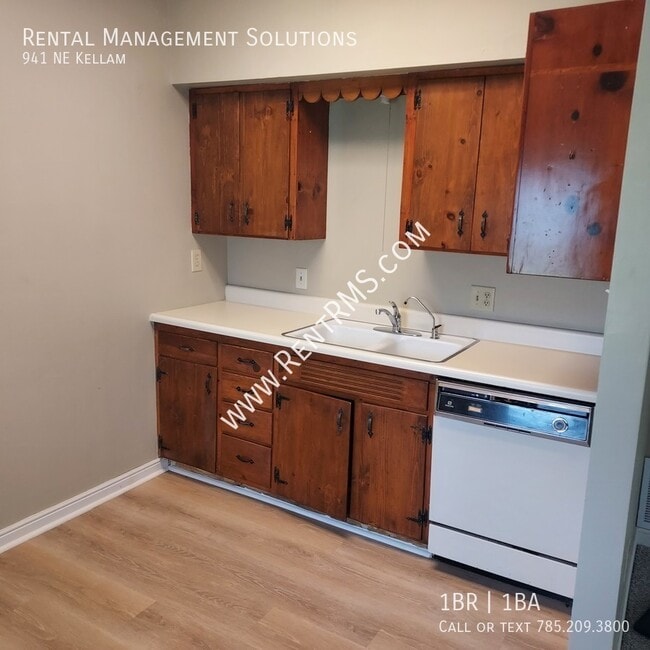 Building Photo - 941 NE Kellam-
