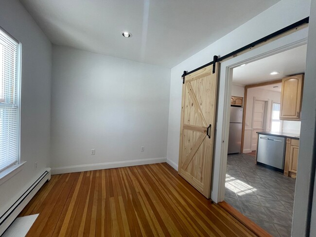 Building Photo - Bright & Updated 2-Bed Home in Dalton- $2450