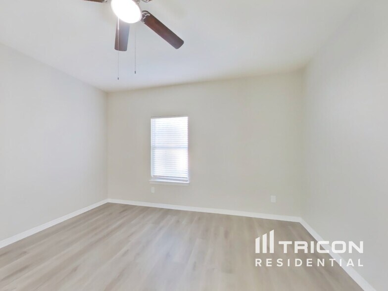 Building Photo - 21214 Peachvine Ln