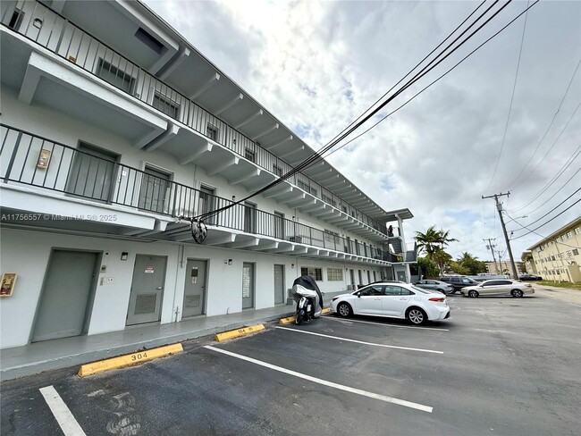 Building Photo - 2005 Sans Souci Blvd