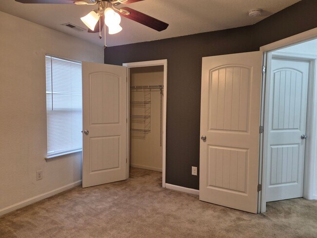 Building Photo - 1723 Fisher Ave