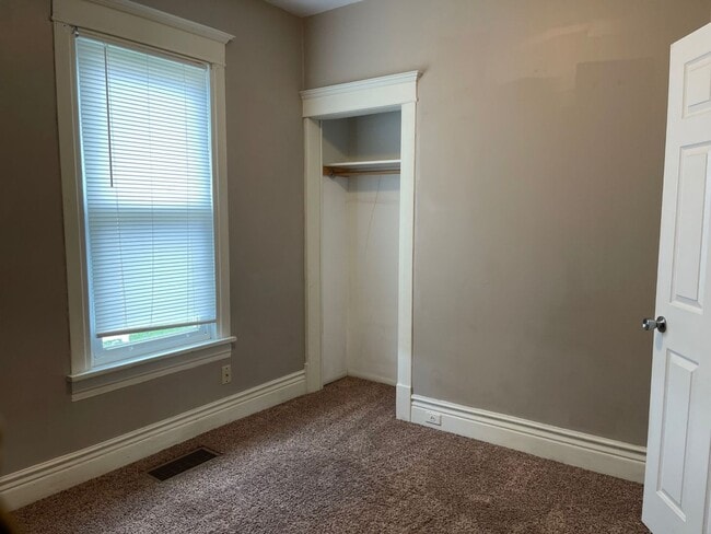 Building Photo - Beautiful 4 Bedroom House!!