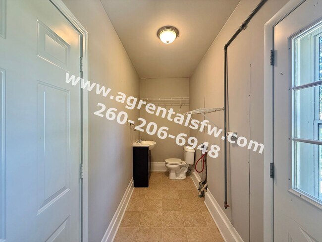 Building Photo - 5037 Brook Dr