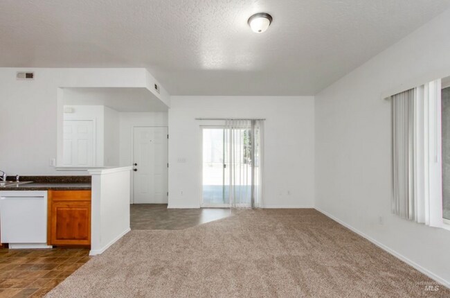 Building Photo - 919 N 31st St
