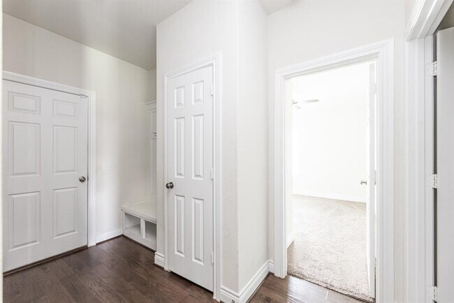 Building Photo - 10907 Birchwood Knl Ct