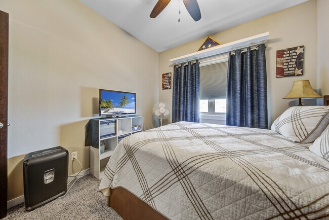 2nd bedroom - 2163 Rolling Green Ln