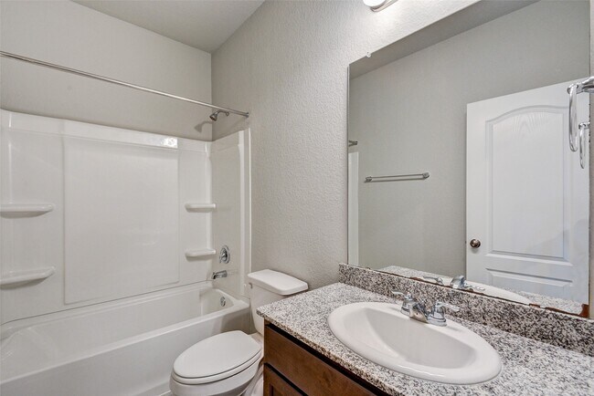 Building Photo - 40735 Gate Ridge Dr