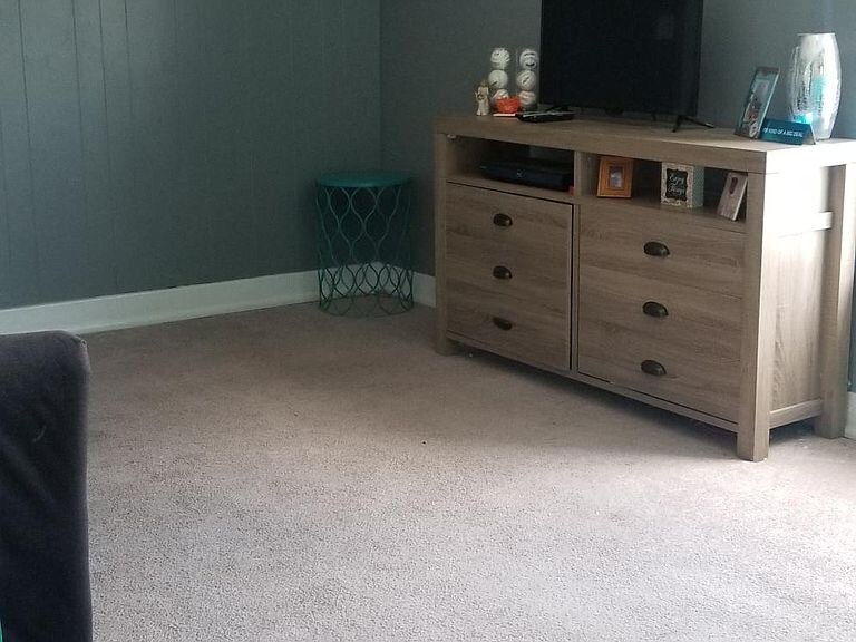 Building Photo - 4444 Main St