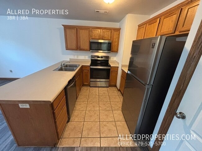 Building Photo - 2929 Meridian Pl