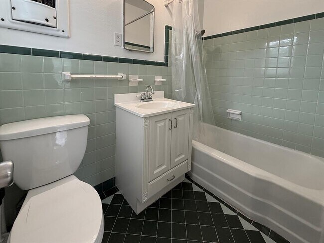 Building Photo - 4070 McDermed Dr