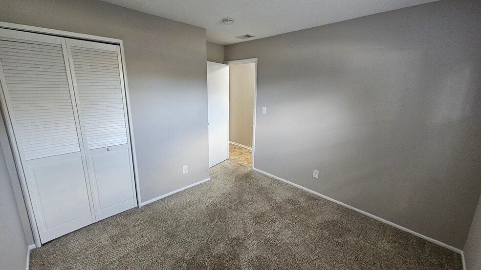 Bedroom 2 - 5219 Garden Green Way