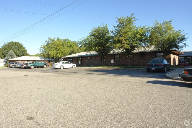 Building Photo - 1411 Lake St