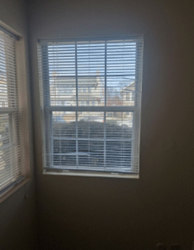 Building Photo - 442 S 18th St