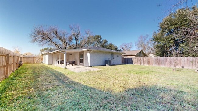 Building Photo - 3011 Bluestem Cir