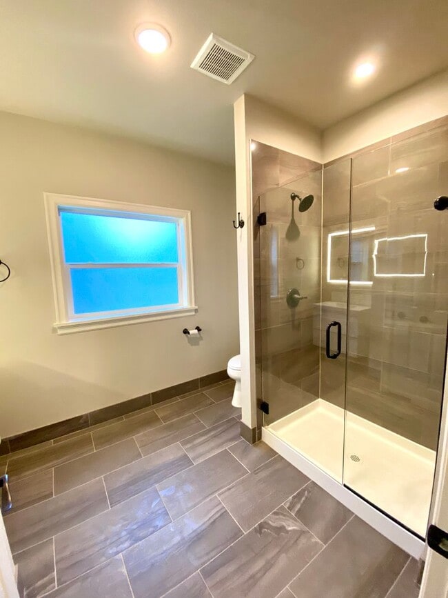 Building Photo - Beautiful, Brand New 1 Bedroom, 1 Bath ADU Home